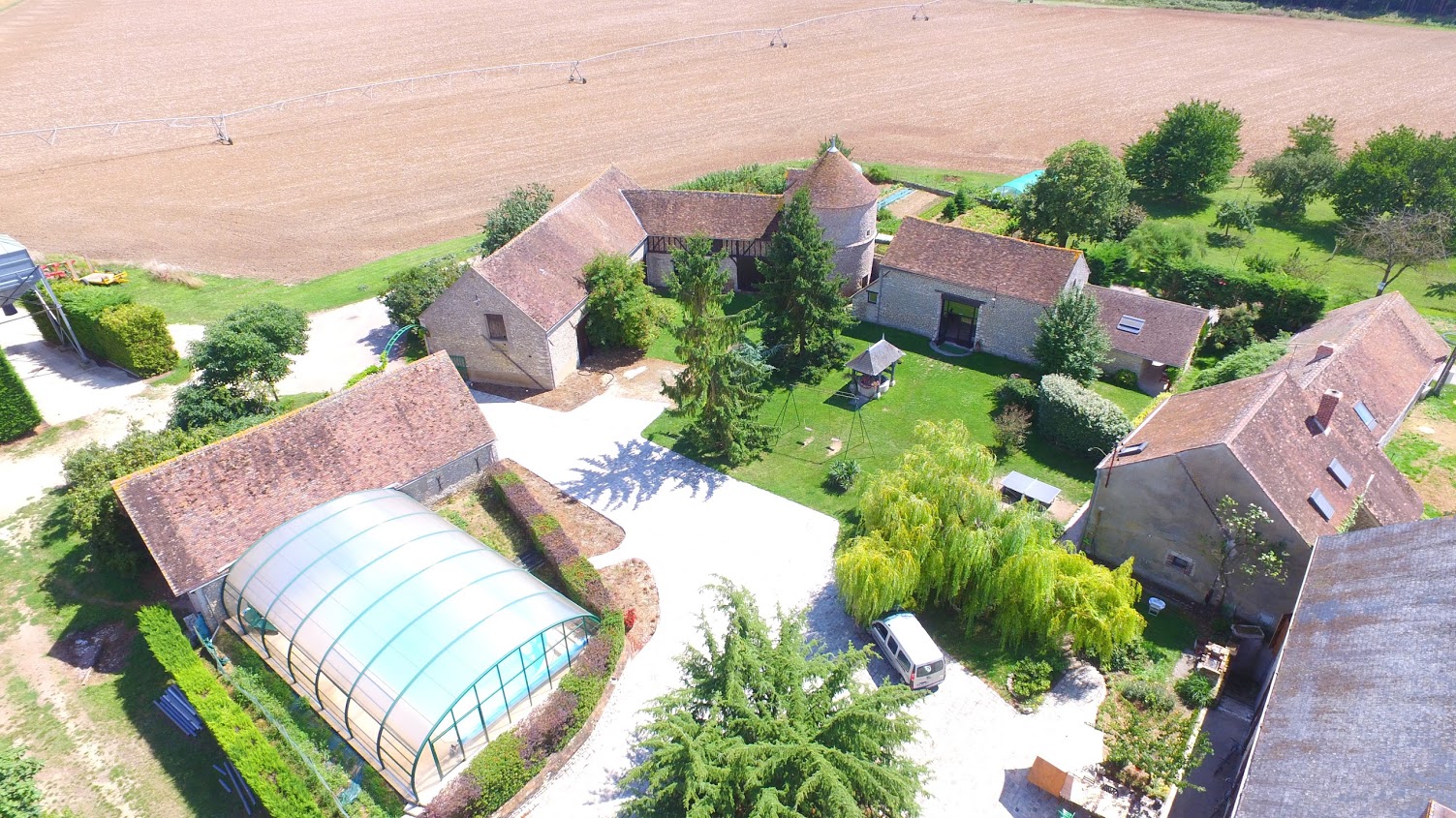 https://espace-ptl.ancv.com/appli/butterfly/data/medias_PA/PHOTOS/355071001001/35507100100128YJMApmT7-gites-du-martroy-groupe-Centre Val de Loire-Ile de France.JPG